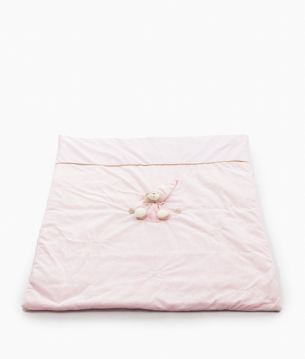 Pink quilt and cover set for toddlers