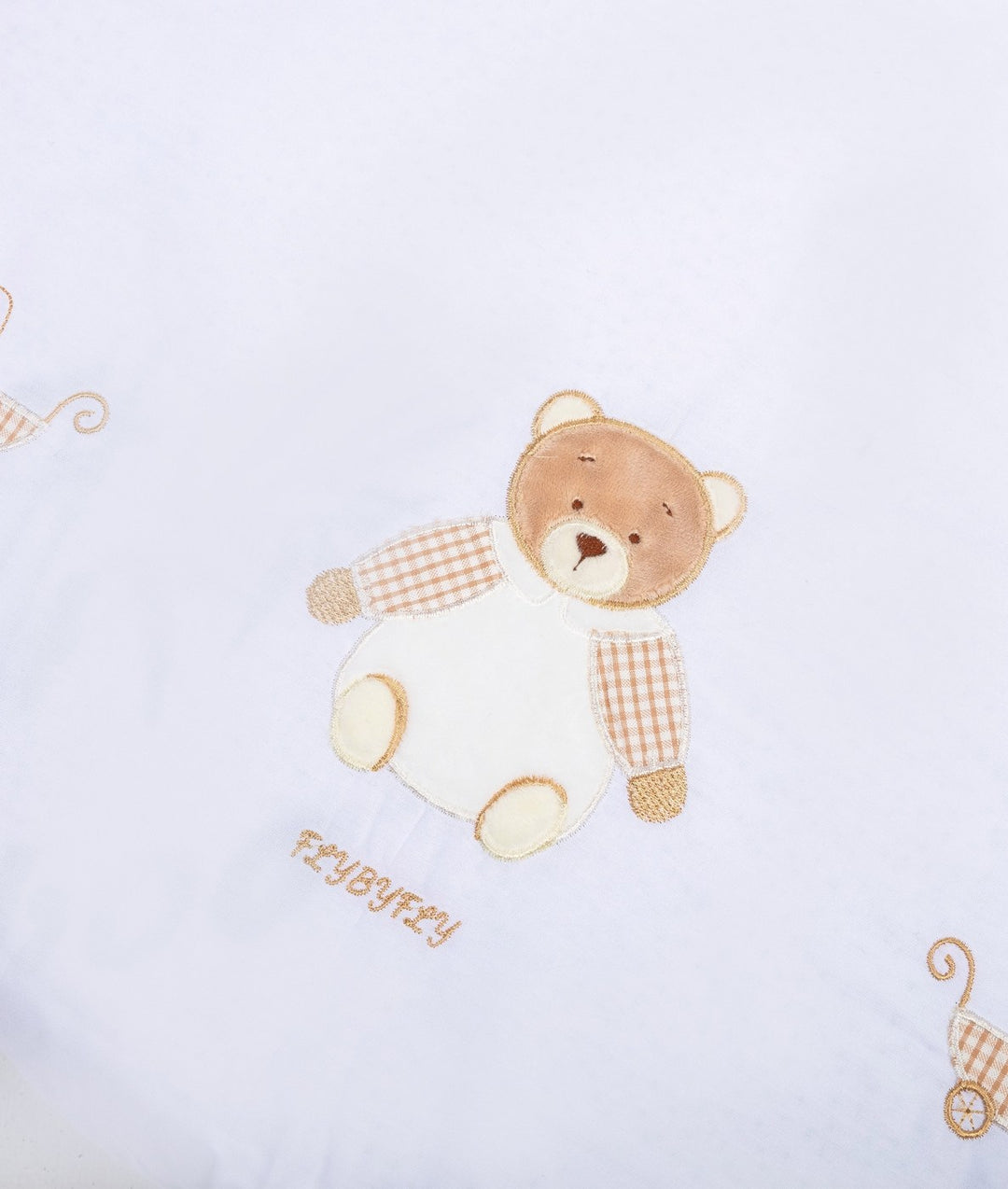 Fitted sheet for cot in white and beige