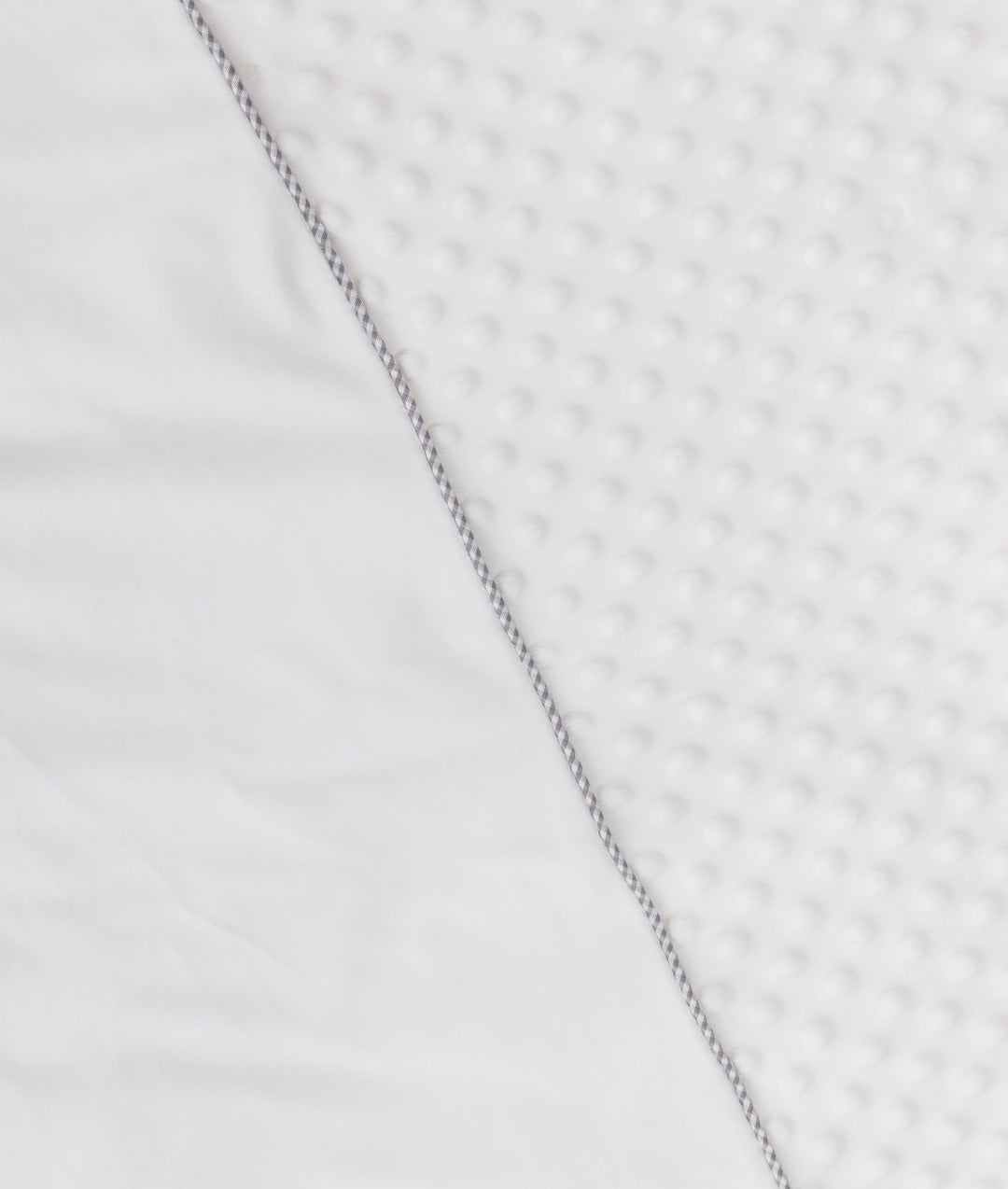White and grey toddler bubble quilt and cover set