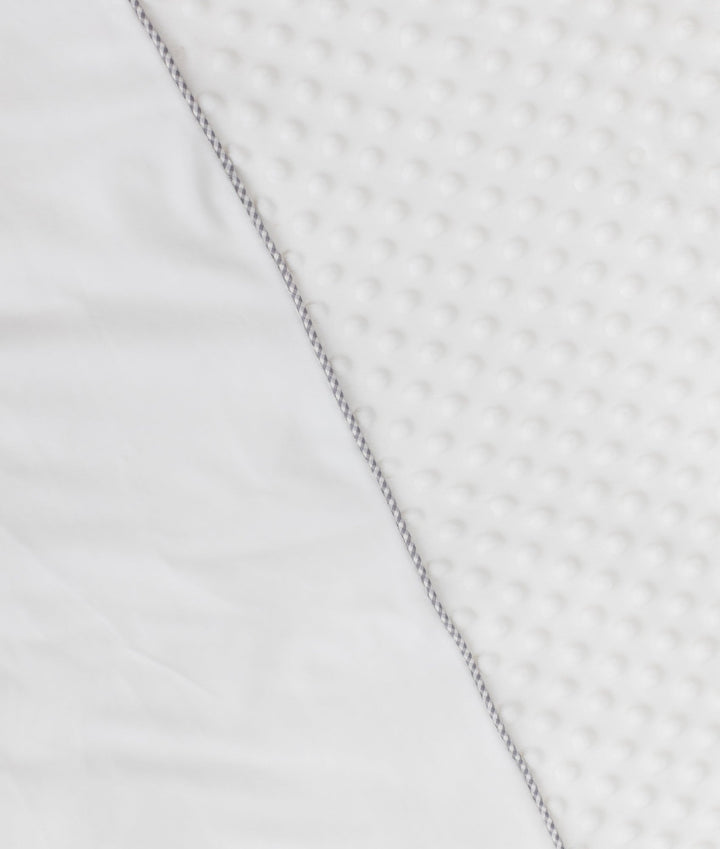 White and grey toddler bubble quilt and cover set