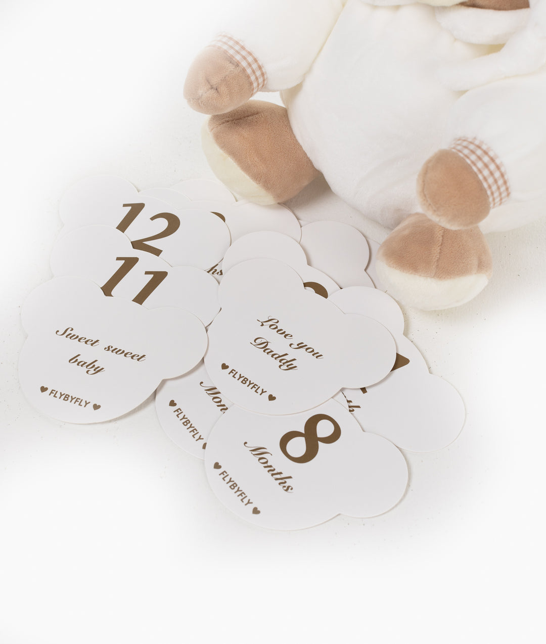 Neutral baby milestone cards for newborn photos
