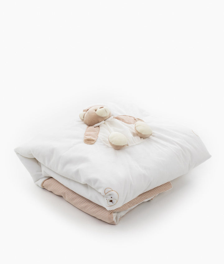 White and beige quilt and cover set for toddlers