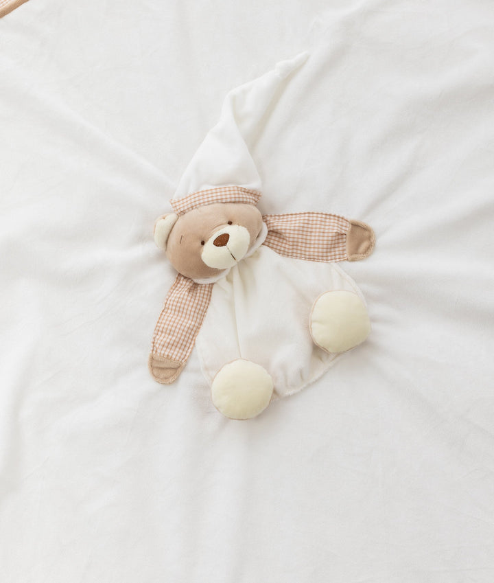 White and beige quilt and cover set for toddlers